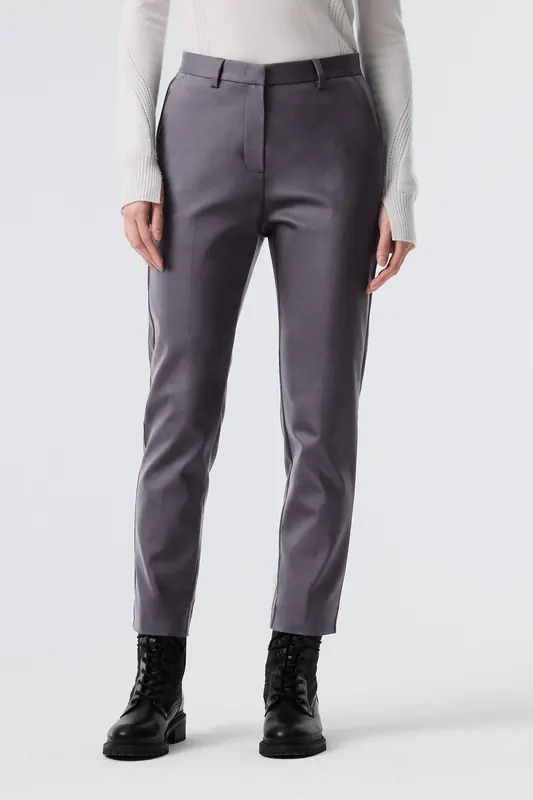 AlphaTauri Perti V4.y8.02 Pants Carbon Maat: W27 | Pantalons Outlet | Dames | Grijs