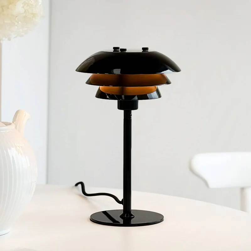 Lampa stołowa Dyberg Larsen SIXTEEN, czarna, metalowa, E27