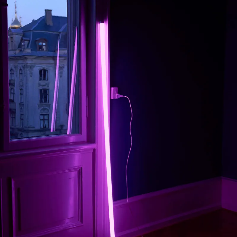 HAY Żarówka rurkowa LED Neon Tube, różowa, PVC, długość 1,5 m, wtyczka