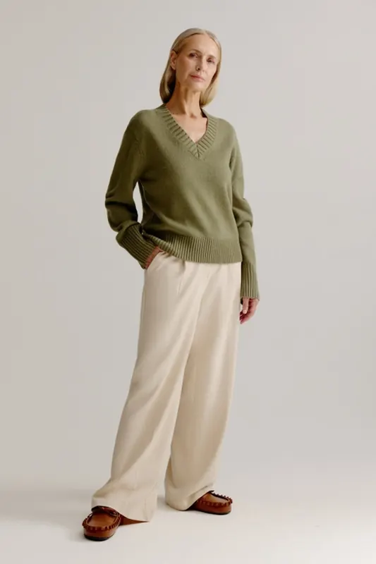 Josephine & Co Leonie Sweater Moss Green Maat: XL | Sweaters Outlet | Dames | Bruin