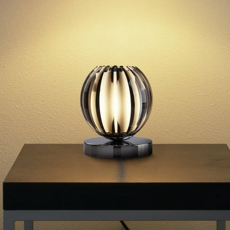 Lampa stołowa Claw z funkcją dotykową, klosz dym