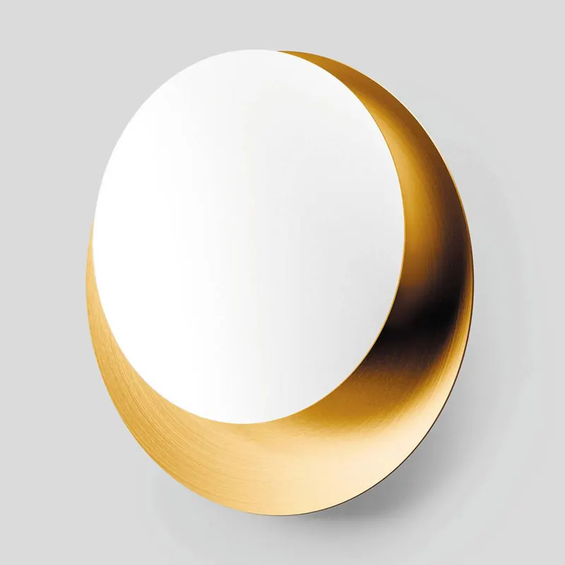 Bega Studio Line lampa ścienna 27W klosz mosiądz biały