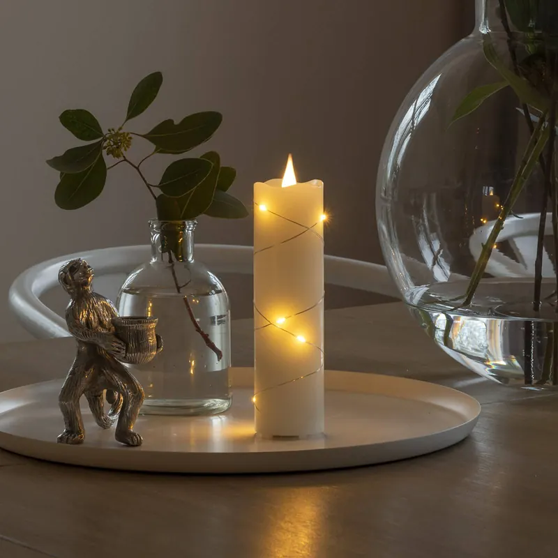 Świeca woskowa LED kremowa barwa światła bursztynowa 17,8 cm