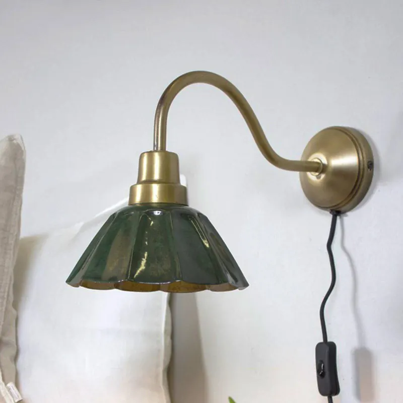 PR Home Lampa ścienna Ester, zielona, wysięg 34 cm, metal