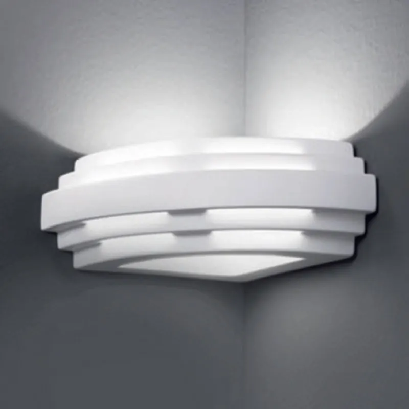 Narożna lampa ścienna Stiegel