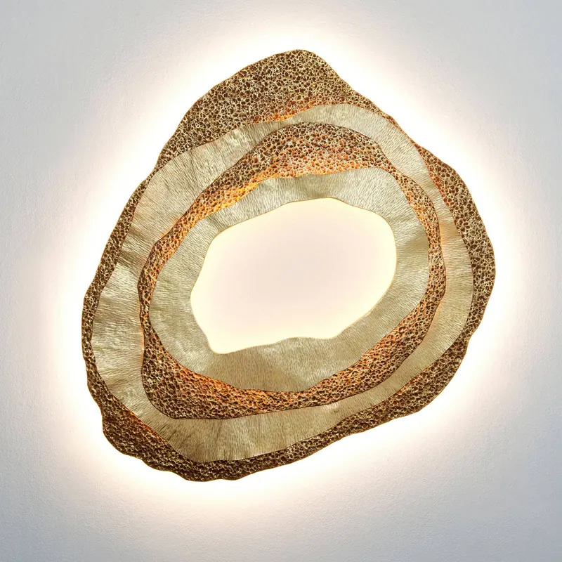 Kinkiet LED Coral o organicznym kształcie
