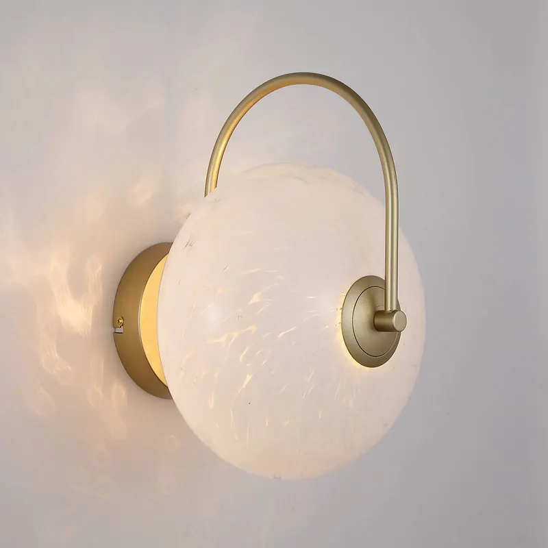 Kinkiet LED Confetti, złoty/biały, szerokość 25 cm, szkło