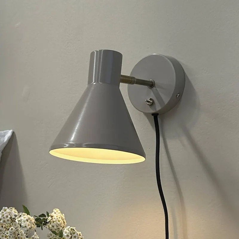 Dyberg Larsen lampa ścienna Sleep, brązowy, Ø 15 cm, stal