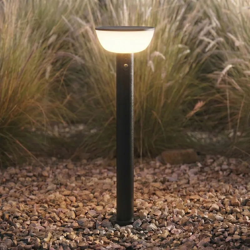Lampa ogrodowa LED z zasilaniem słonecznym Lindby Obintu, czarna, 63 cm, z