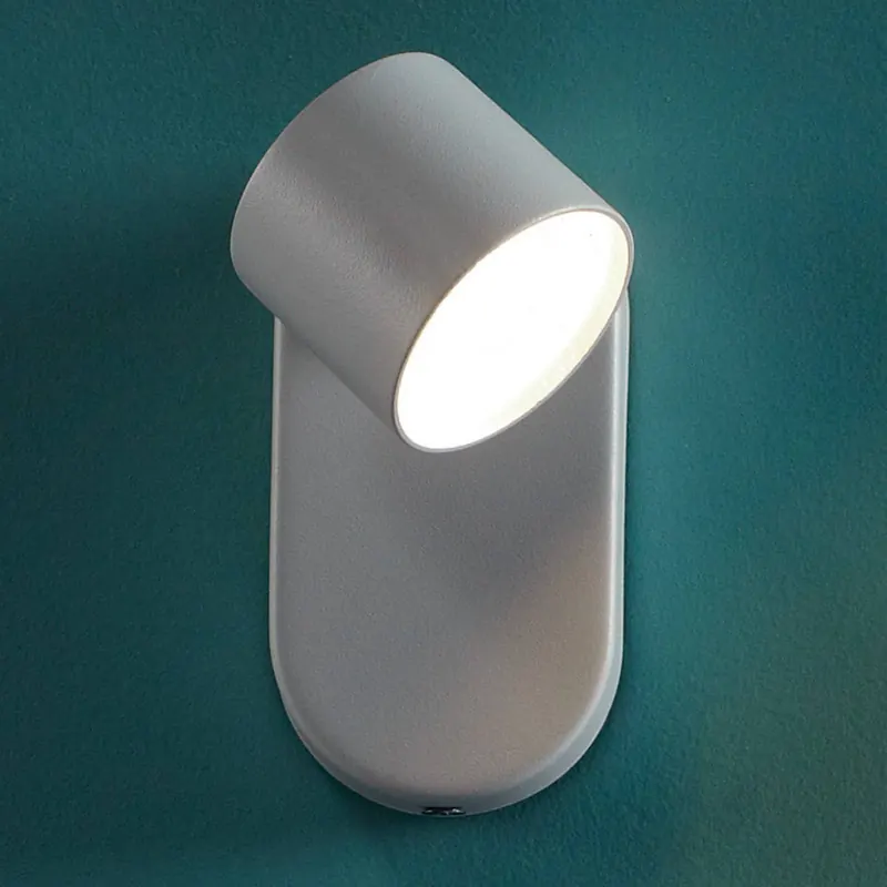 Biała lampa ścienna LED STAR, odchylana