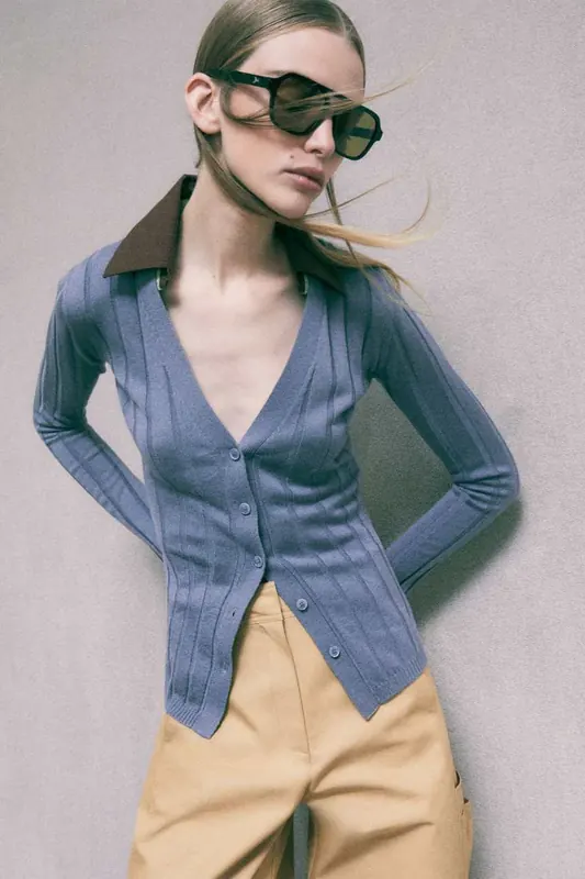 Rozpinany sweter w prążki color-block