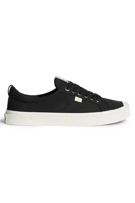 Cariuma Unisex Oca Low Black Canvas Sneaker Maat: 36.5 | Sneakers Outlet | Unisex | Zwart