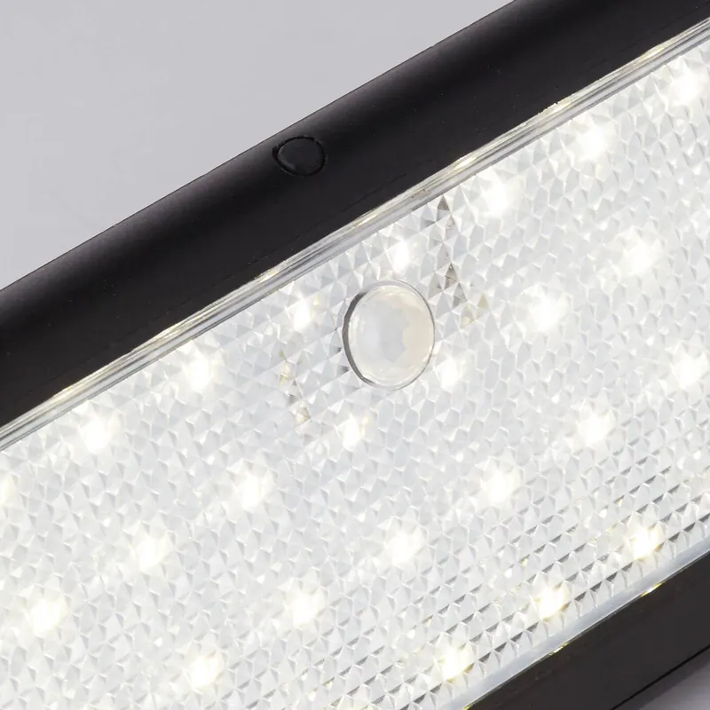 Kinkiet LED zasilany energią słoneczną 67422BK-PIR, czujnik ruchu