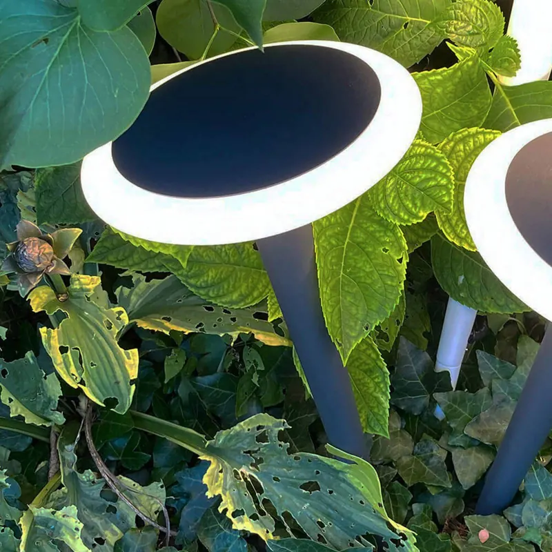 Lampa cokołowa LED Bermuda z grotem ziemnym szara