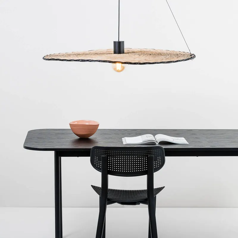 Lampa wisząca Costas, odchylany klosz z rattanu, Ø 100 cm