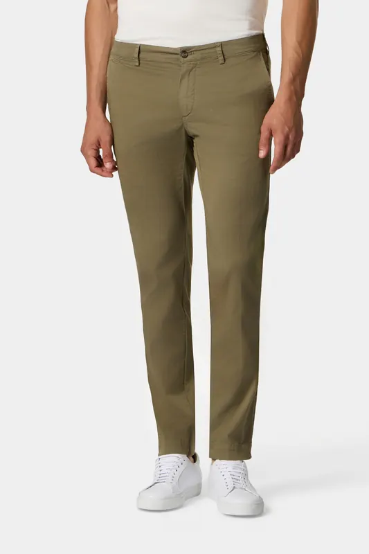 Brooks Brothers Regular Fit Stretch Cotton Gabardine Comfort Chino Military Maat: W34 | Chino's Outlet | Heren | Bruin