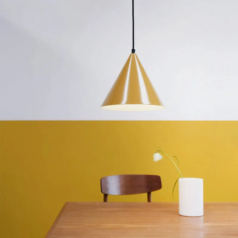 Lampa wisząca Dyberg Larsen Ron w kolorze błyszczącej curry