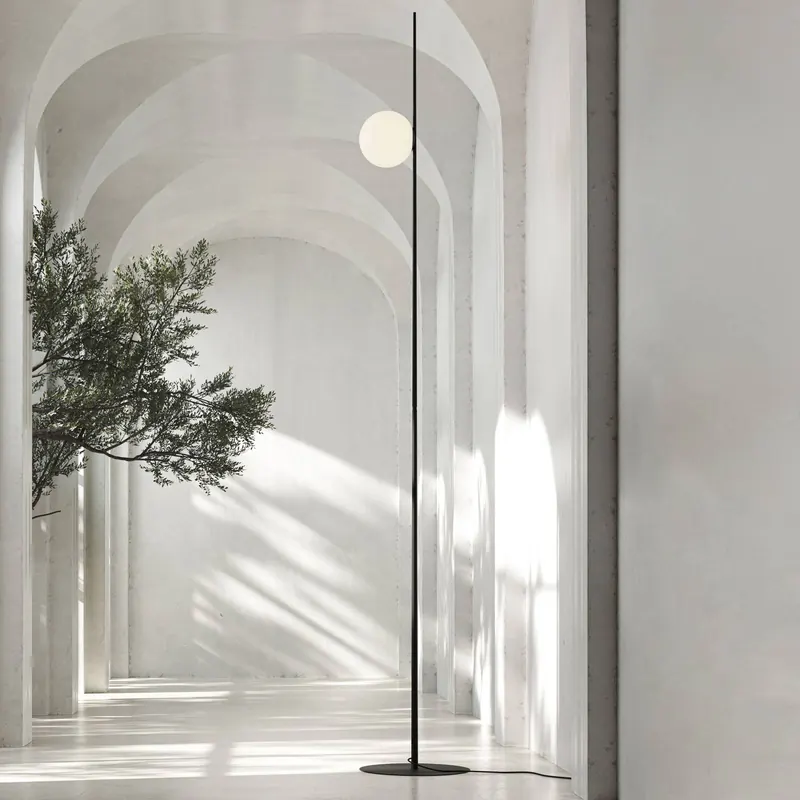 Lampa stojąca Karman Atmosphere, czarna, 178 cm, tworzywo sztuczne
