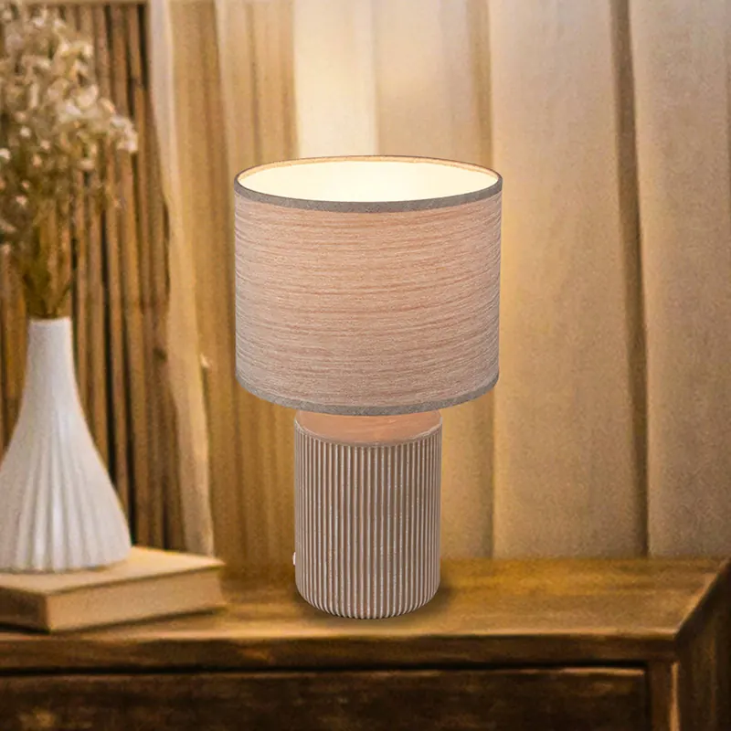 Lampa stołowa Ino, brązowa, wysokość 38 cm, ceramika, tkanina, E27