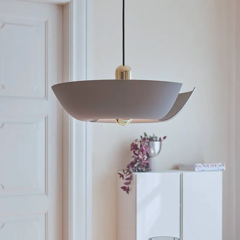 AYTM Żyrandol Cycnus, taupe, Ø 30 cm, aluminium, E27