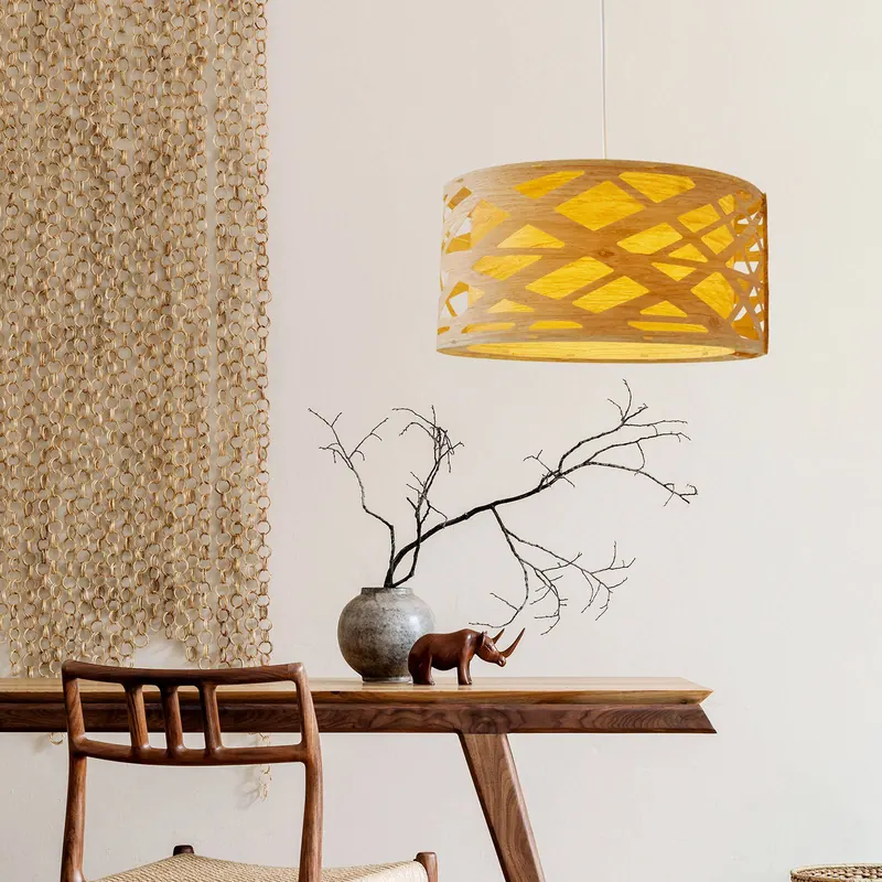 Lampa wisząca Finja z kloszem o wyglądzie bambusa