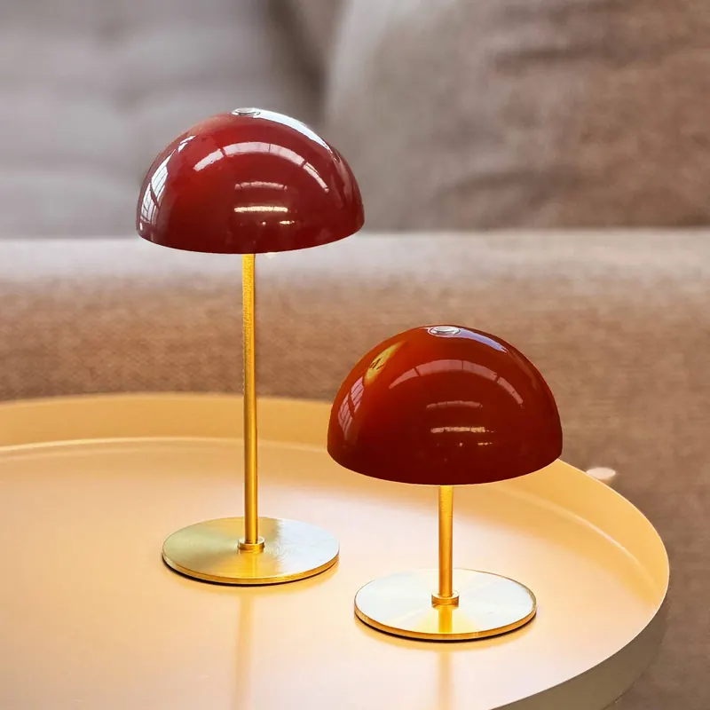 Dyberg Larsen LED-Akkutischlampe Along, czerwona, zestaw 2 sztuki