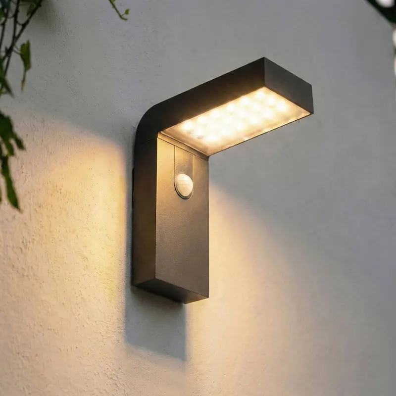 Prios LED-Solar-kinkiet Aurino, czarny, czujnik, IP44