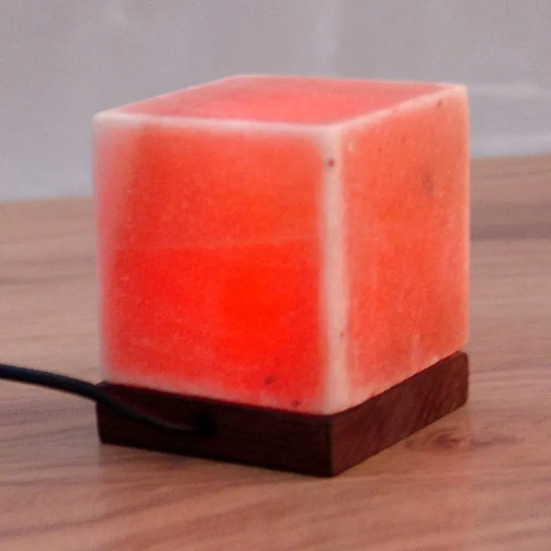 Lampa stołowa Kubus ze złączem USB