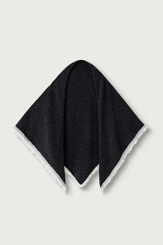 GANNI Triangular Scarf XXL szalik wełniany damski