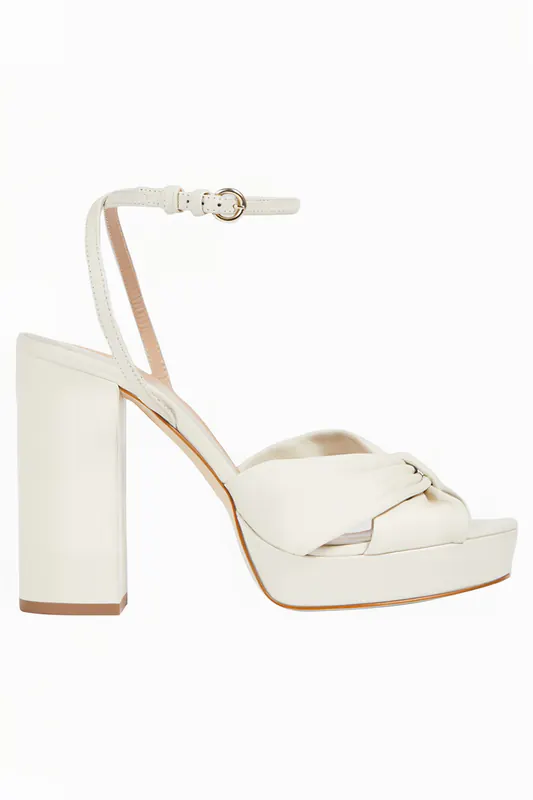LK Bennett Amanda Sandal Ecru Maat: 39 | Sandalen Outlet | Dames | Beige