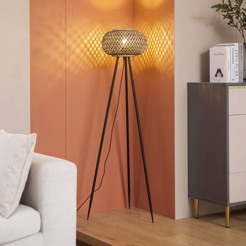 Lampa stojąca Lindby Nerys, czarny, bambus, Ø 31,5 cm, statyw