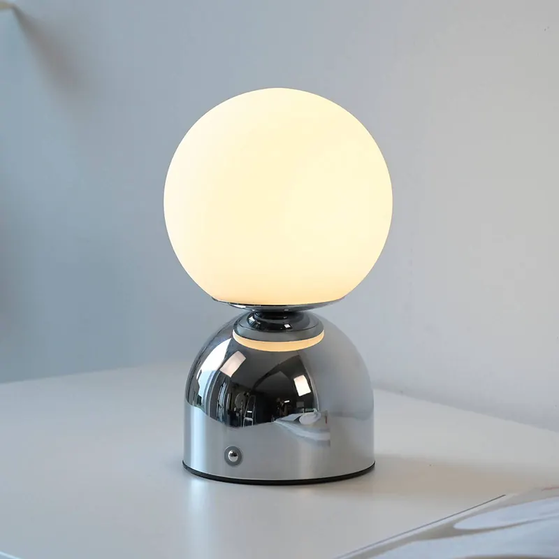 Lampa stołowa LED na akumulator RUDI, chrom, wysokość 20 cm, CCT, regulacja