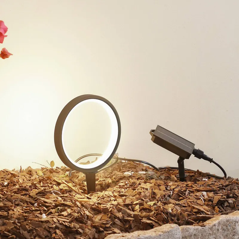 Lindby LED-lampa z grotem ziemnym solarna Syrene, 18 cm, czarny, aluminium