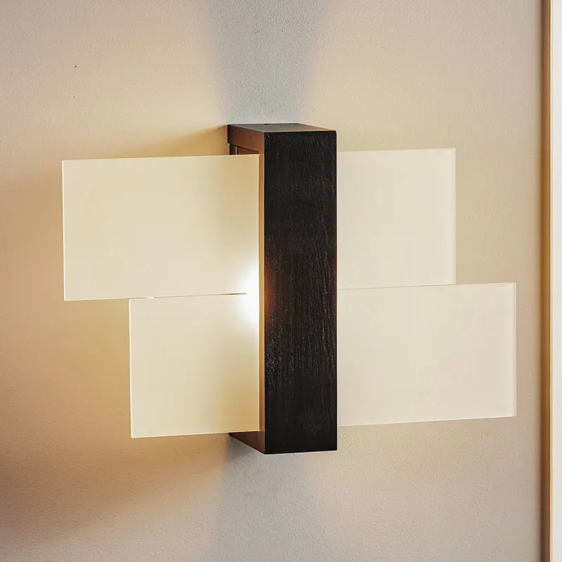 Kinkiet Shifted 1, szkło i drewno wenge