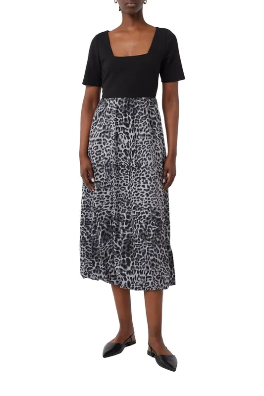 Comma Dresses Black Maat: 36 | Midi Jurken Outlet | Dames | Zwart