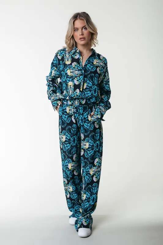 Colourful Rebel Melody Digital Flower Straight Pants Light Blue Maat: XS | Straight Broeken Outlet | Dames | Blauw