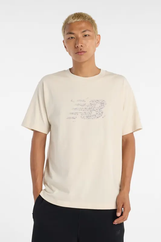 New Balance Athletics Runners Pin T-shirt Linen Maat: M | Basic T-Shirts Outlet | Heren | Beige