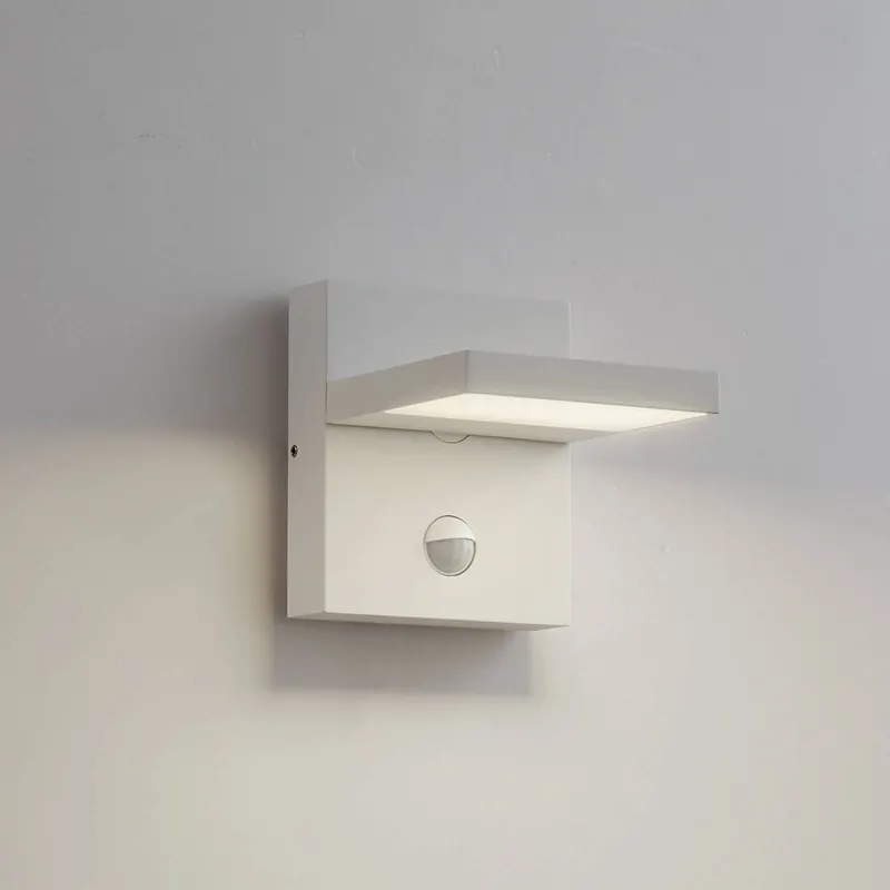 Kinkiet zewnętrzny LED Lucande Silvan, biały, z czujnikiem, IP54, 16 cm