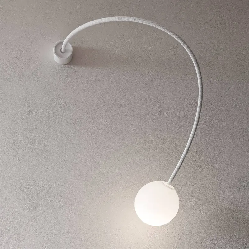 Karman lampa ścienna Moony, biała, Ø 15 cm, wysięg 100 cm szkło