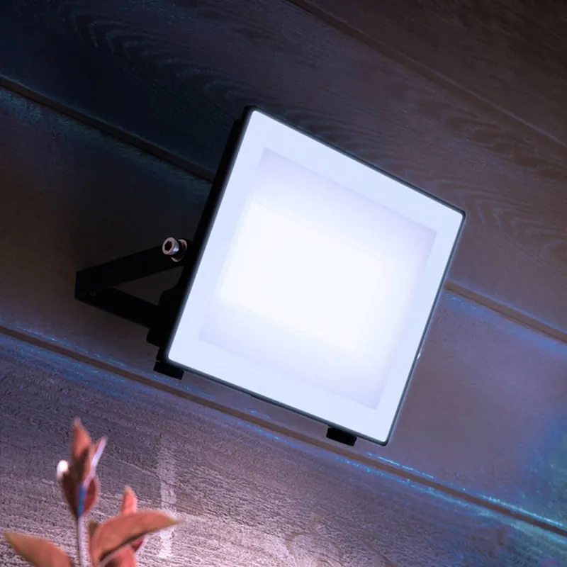 Reflektor zewnętrzny LED Philips Lois UE flood, 24 W, 5000 K, IP65