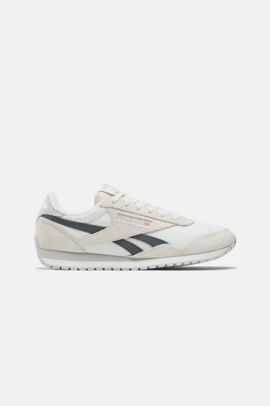 Reebok Classic Az Chalk/chalk/grey Maat: 37 | Sneakers Outlet | Dames | Wit