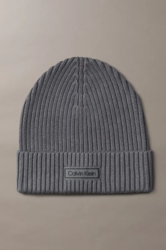 Calvin Klein Patch Chunky Rib Cotton Beanie Iron Gate Maat: OS | Petten Outlet | Heren | Grijs