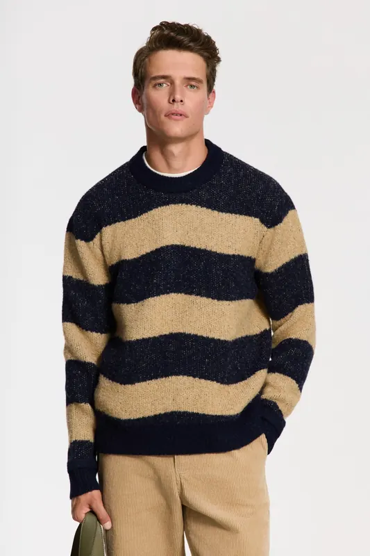 Shiwi Pike Relaxed Fit Wave Pullover Blue Clay Wave Maat: XXL | Sweaters Outlet | Heren | Beige