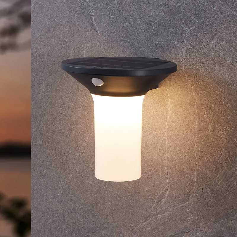 Zewnętrzny kinkiet solarny LED Corbezzola, czarny, czujnik