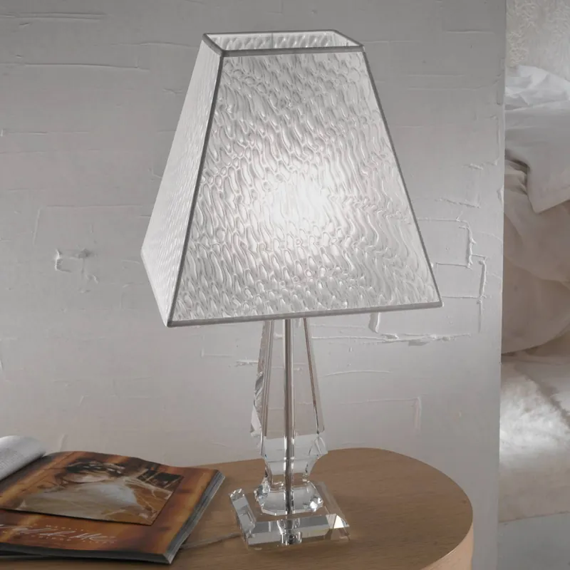 Lampa stołowa Notte o lekkim wyglądzie