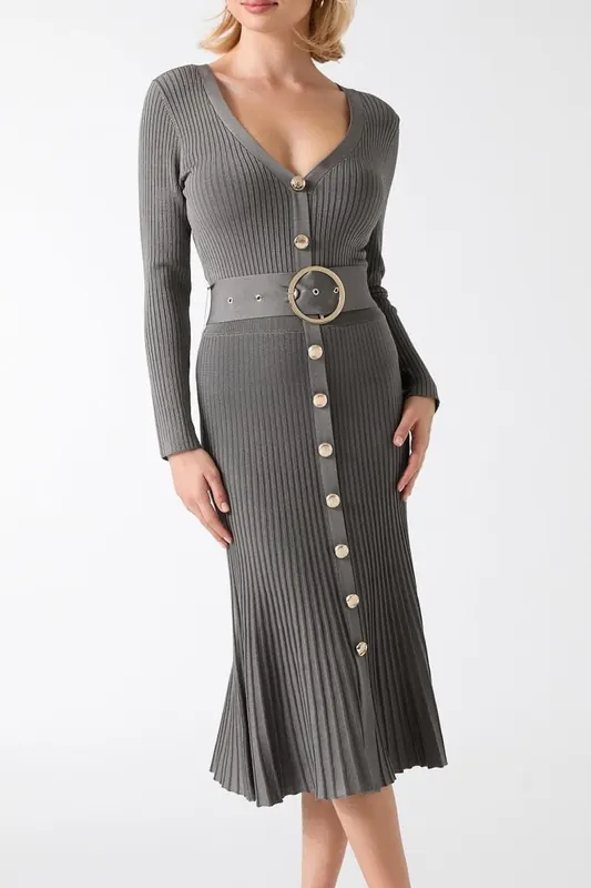 GUESS New Diletta Rib Dres Stone Olive A883 Maat: 38 | Midi Jurken Outlet | Dames | Grijs