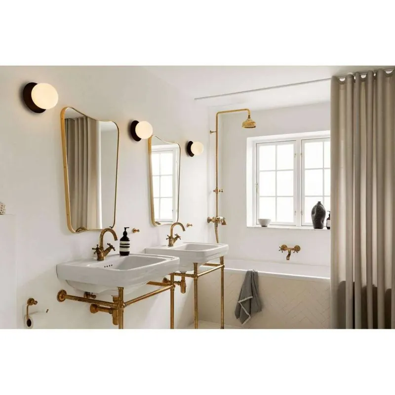 Kinkiet Nuura Liila 1 Medium, czarny/opalowy. IP44, G9