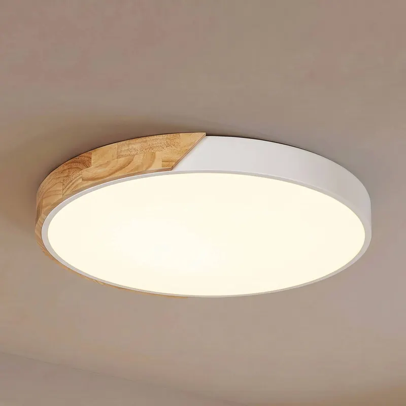 Lampa sufitowa LED Lynorri marki PRIOS, Ø 52 cm, biała, wykończenie drewniane