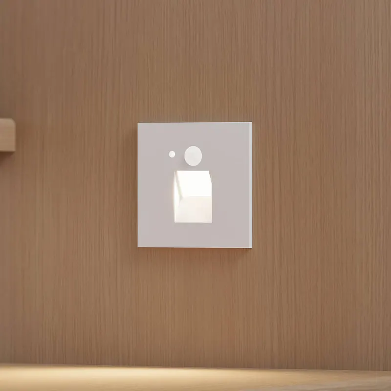Oprawa wpuszczana LED Arcchio Neru, 7 cm, biała, kątowa, czujnik