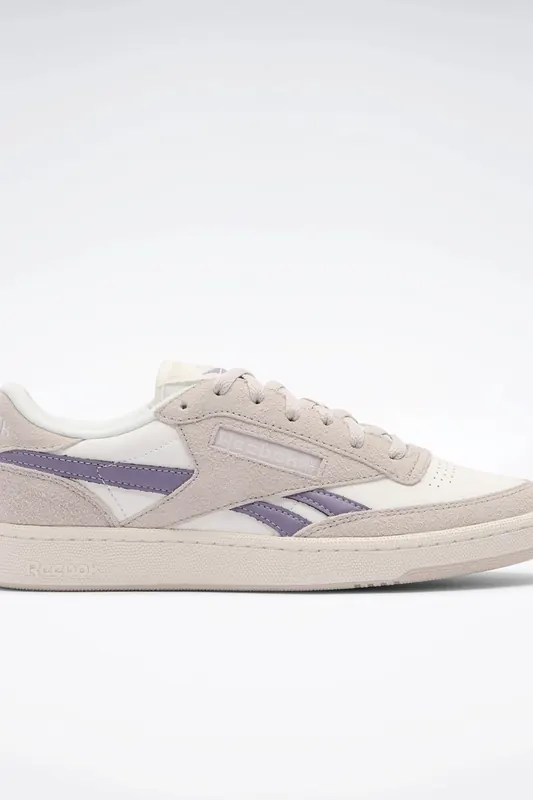 Reebok Unisex Club C Revenge Vintage Ii Moonstone/purplefusion/chal Maat: 40.5 | Sneakers Outlet | Unisex | Beige